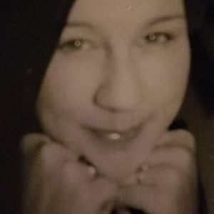 Meet your Posher, Lara